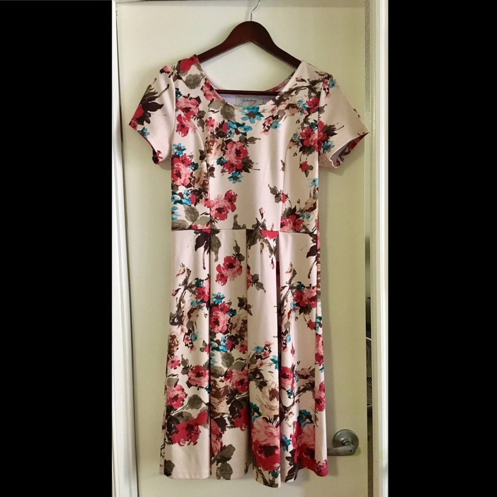 Neeses Floral Dress - size M